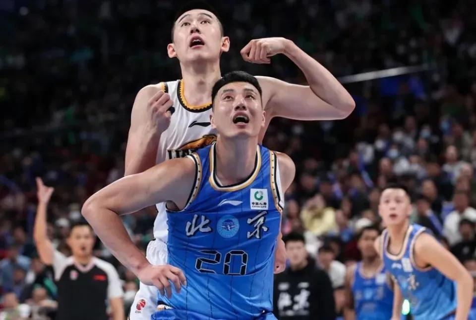 开云-北京43-42辽宁，半场数据一目了然，不是周琦 最大功臣是替补的他