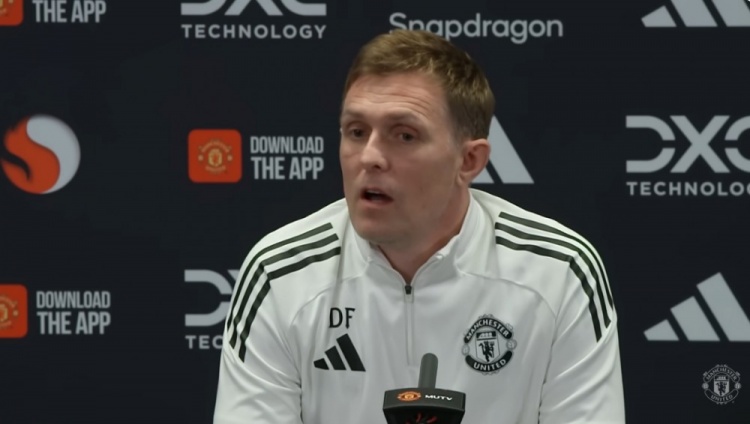 开云-弗莱彻：不认为姆伯莫和马兹拉维能出战 VAR应审查沃克踩踏多尔古