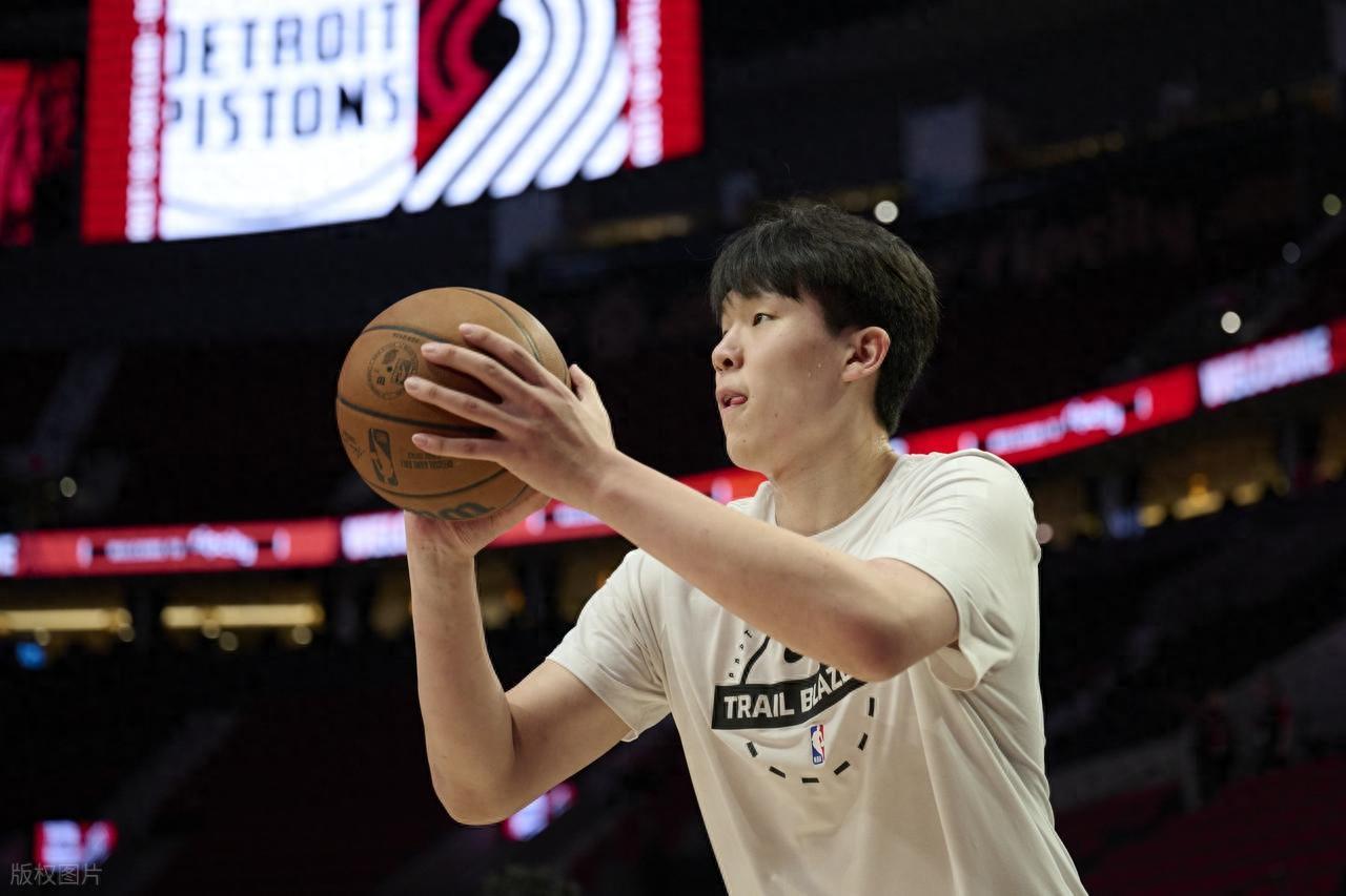 开云-开拓者VS勇士，杨瀚森NBA再战库里格林有望登场，目标8+4+2