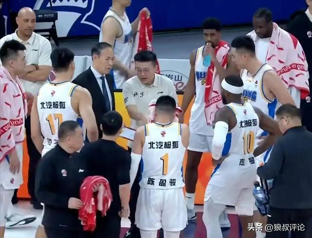 开云体育-你可是北京顶薪球员！范子铭4中0得0分3犯 多次在场隐身遭球迷热议