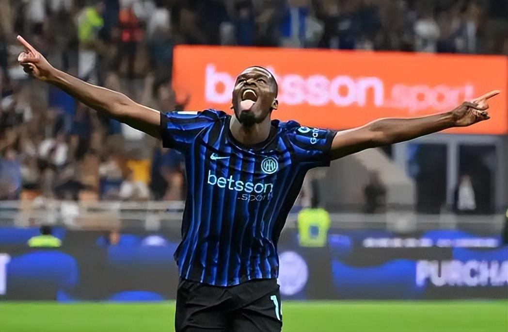 韩鹏胆子真大！热身赛直接尝试让德尔加多踢后腰，效果却很一般