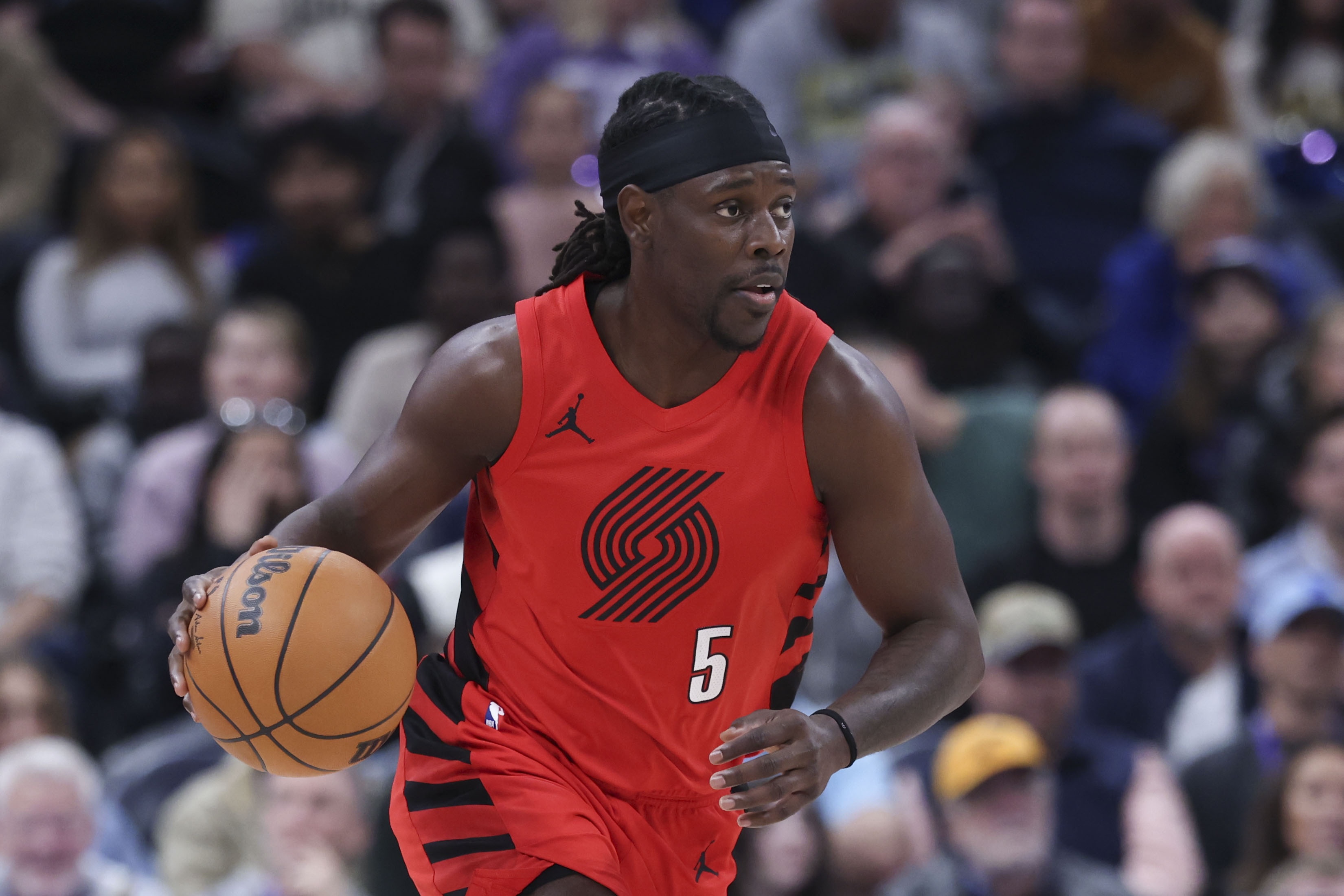 开云官网-聊发少年狂！朱·霍勒迪21中10砍全场最高30分外加6板 三分15中7